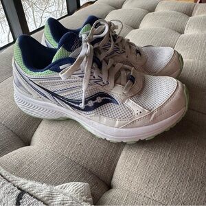 Saucony White, Mint, and Navy Women’s shoes Size 7.5